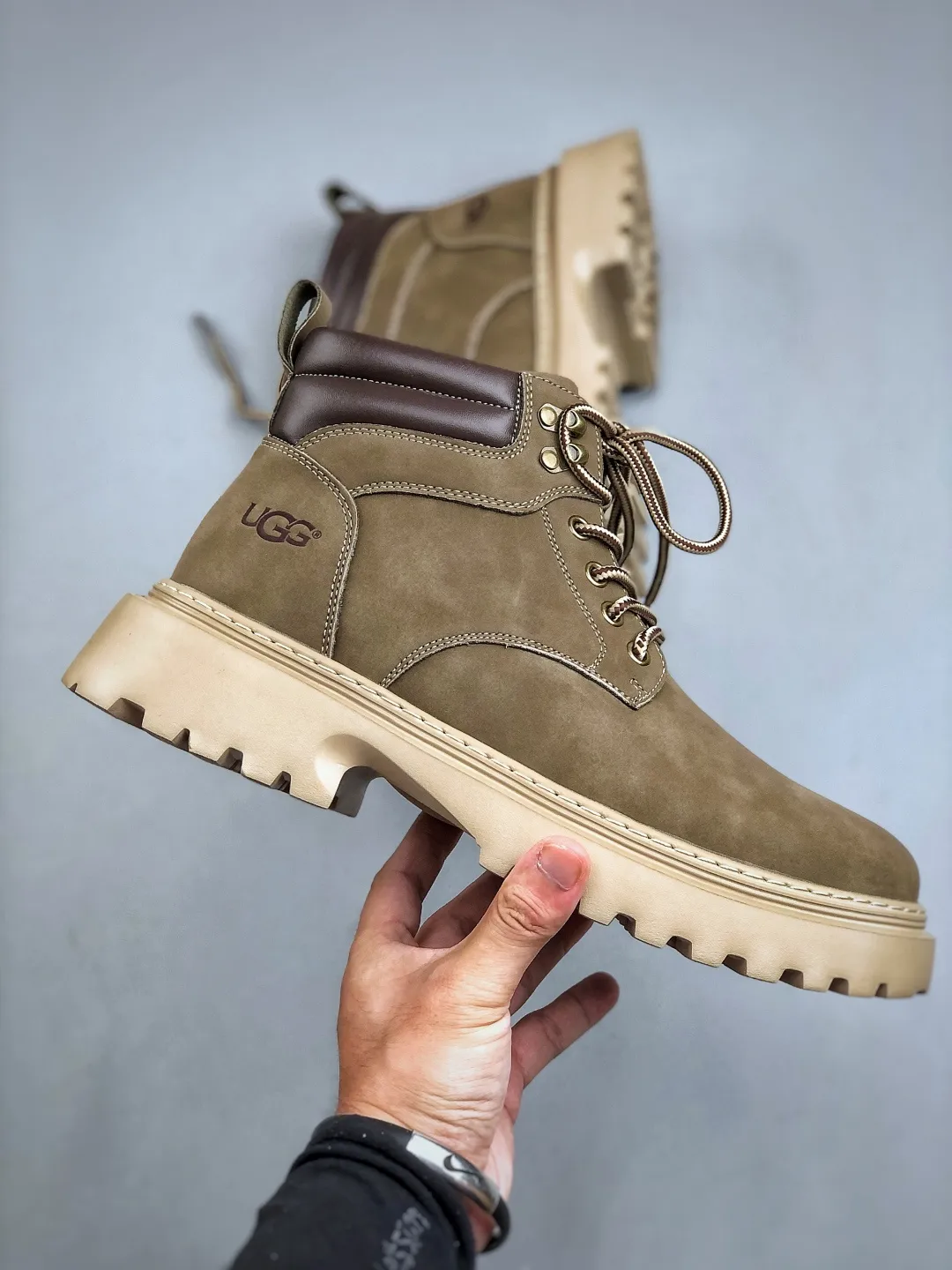 Local pick-up💰560 Support store release New arrival🚀UGG Men's mid-top casual Martin boots series for autumn and winter. Purchasing special quality. High elastic Modern external non-slip rubber foam ultra-light outsole. Lace-up design. Very easy to put on and take off. Made of TPU molded and shaped genuine leather upper material #EVA light wing technology outsole with non-slip, wear resistance and good elasticity. ❗ American light luxury brand [UGG] M Tasman Weather Hybrid Tasman hybrid series medium-cut thick-soled lightweight casual Martin boots" Size: 39-44 (one size larger)